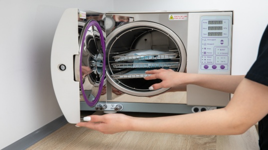 How autoclave technology affects the safety of beauty salon treatments